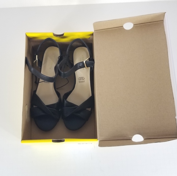 Liz Claiborne Sewell women's low heel black wedge - Picture 5 of 8